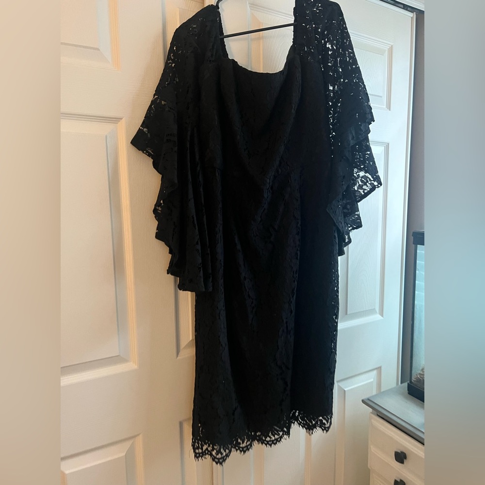 City chic lace amour dress